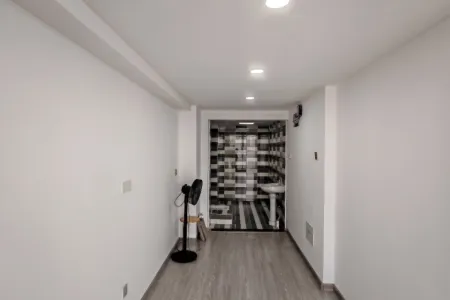 中央城财富街 1室1厅1卫 1700.0元/月 南北通透,采光充足