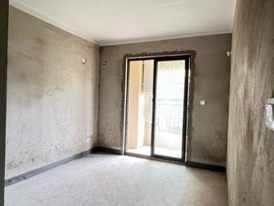 绿地国际花都4房2厅2卫南北毛坯真实好房