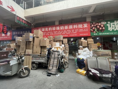 瑞丰商博城F区 临街商铺 2,500元/月 繁华地段,可分隔两层