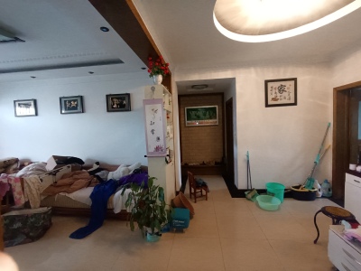 三山蔬菜市场北门商住