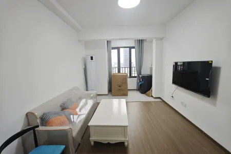 铂悦滨江 2室1厅1卫 2,600元/月 南北通透,性价比高,家电齐全