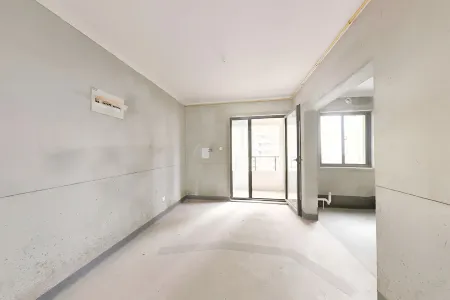 春江明月二期 3室2厅2卫 1,500元/月 好景观