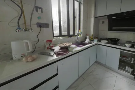 皖江壹号院 3室2厅1卫 2300.0元/月 南北通透,三证齐全