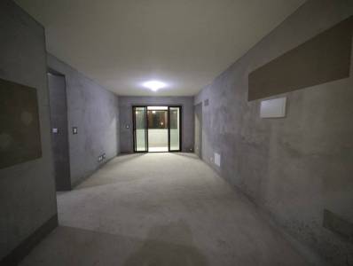 中御公馆 3室2厅2卫 140万 南北通透,三证齐全