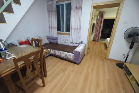 东部星城东区 2室2厅1卫 1,350元/月 南北通透,好景观,家电齐全