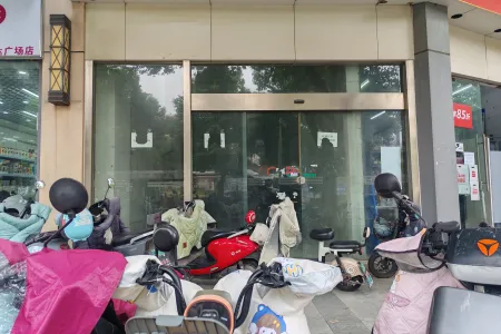 万达广场二期商业街店铺普装真实好房