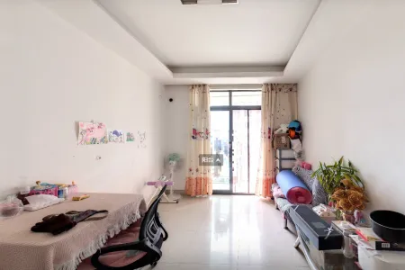 长江长现代城南区(二期) 1室1厅1卫 62万 三证齐全