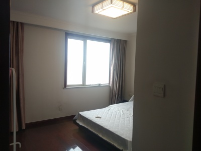 凤凰城中岛玉兰苑 3室2厅2卫 2,000元/月 南北通透,采光充足