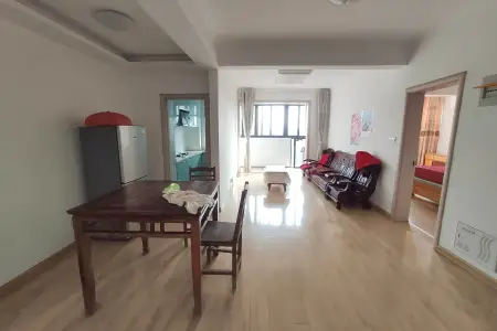 西湖新城 2室1厅1卫 1,100元/月 南北通透