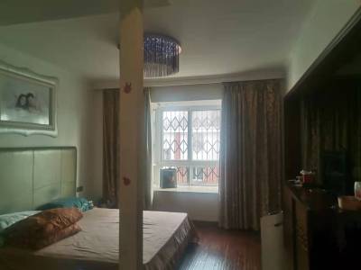 万豪白领富贵西园 4室2厅2卫 120.0万 南北通透