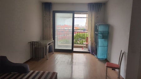 信达▪蓝湖郡 3室2厅1卫 1,500元/月 三证齐全,采光充足