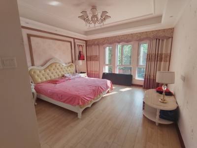 凤凰城北岛观湖别墅