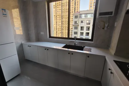 紧邻地铁口,中梁江城1621，稀缺小房型双南房