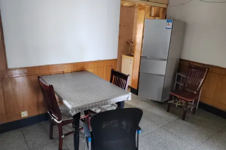 湖北东路 2室1厅1卫 650元/月 视频房