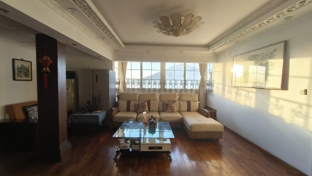 珍珠西园 4室2厅2卫 2,200元/月 南北通透,业主急售,性价比高