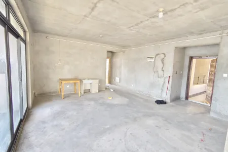 中央城学府壹号 3室2厅1卫 1,200元/月 南北通透,采光充足