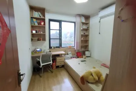 伟星金域国际 3室2厅1卫 1,200元/月 满两年