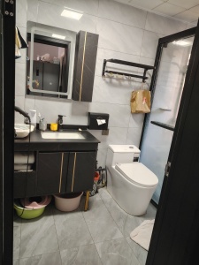 东苑小区 2室2厅1卫 87.0万 南北通透,采光充足