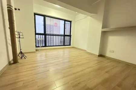 伟星万悦城 1房1厅1卫 2,000元/月 南北通透,三证齐全,满两年