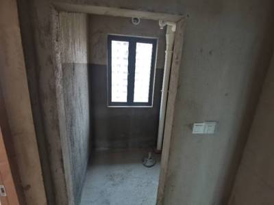 新里城滨江苑 4室2厅2卫 115.0万 南北通透,性价比高,好景观