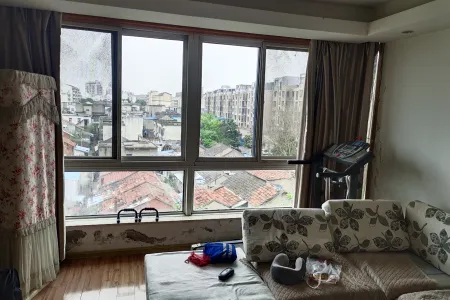 银湖·波尔卡国际花园4室2厅2卫南精装真实好房