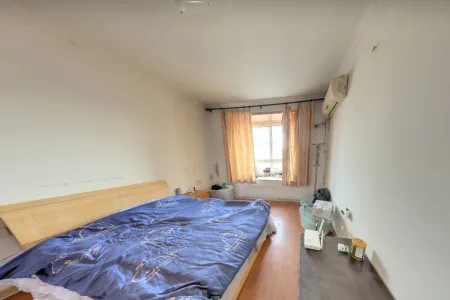 南瑞瑞东园一期 5房3厅2卫 1,500元/月 南北通透