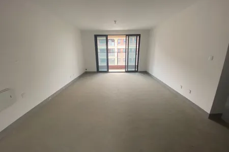 罗兰小镇 3房2厅1卫 1,300元/月 沿河景观,满两年,三证齐全