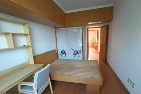 BOBO城E区 2房2厅1卫 1,700元/月 业主急售,性价比高