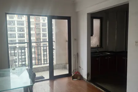 伊顿津桥 3室2厅1卫 98万元 满两年,采光充足