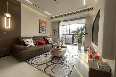 中央城E区 2室2厅1卫 86万 美化代卖,学区房,好景观