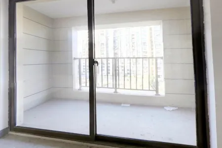 新华联铂悦府 2室2厅1卫 1,800元/月 南北通透