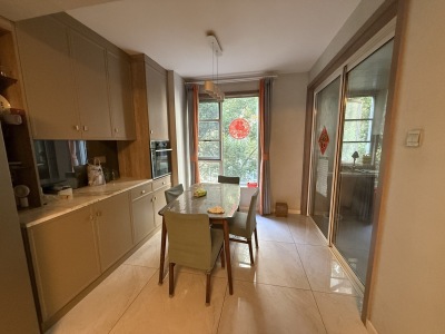 凤凰城北岛水云间