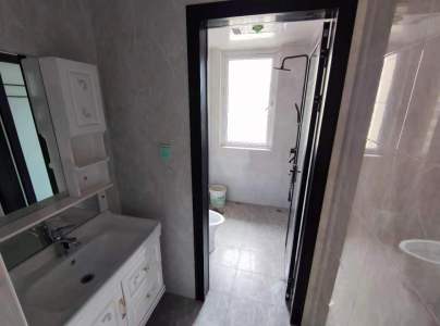 秀山信达城三区4室2厅2卫南简装真实好房