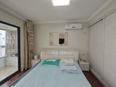 东方龙城湛露苑