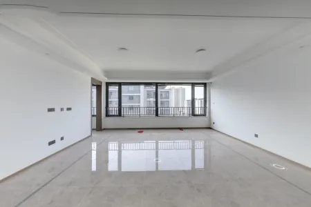 铂悦滨江4室2厅2卫南毛坯真实好房