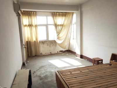 三山蔬菜市场北门商住