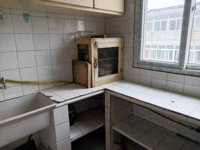 团结三村 1室1厅1卫 1,200元/月 南北通透,采光充足,满两年