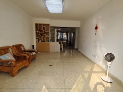 国际华城一村3室2厅1卫南普装真实好房