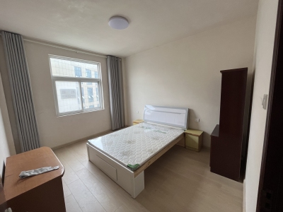 三山蔬菜市场(南门)商住