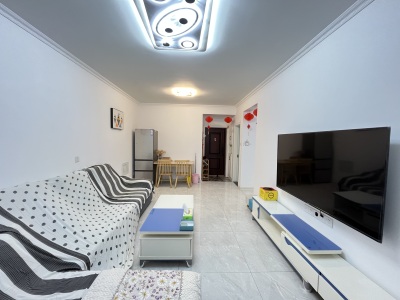 万达荣府壹号 2室2厅1卫 83万 南北通透,业主急售,家电齐全