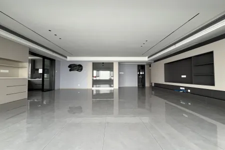 伟星长江之歌 4室2厅2卫 520万元 南北通透,好景观