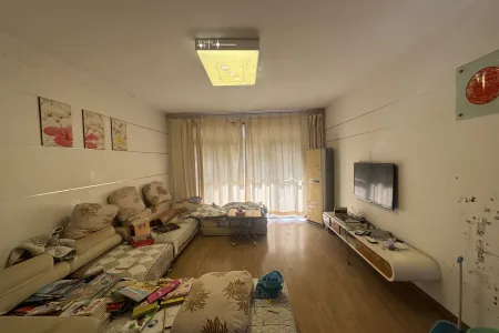 BOBO城E区 3室2厅1卫 2,000元/月 南北通透,性价比高