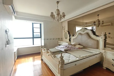 中央城A区 2室2厅1卫 2,300元/月 南北通透,性价比高,学区房,好景观