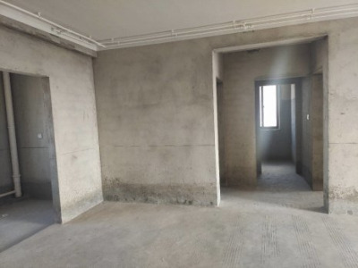 紧邻地铁口,春城花园，稀缺小房型双南房