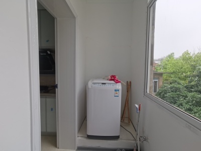 建筑宿舍 3室1厅1卫 1,800元/月 南北通透,学区房,采光充足