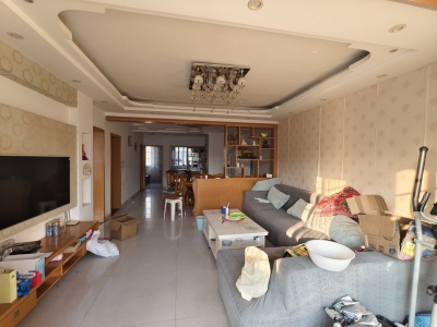 龙湖新城二期北区 3室2厅1卫 1,300元/月 南北通透