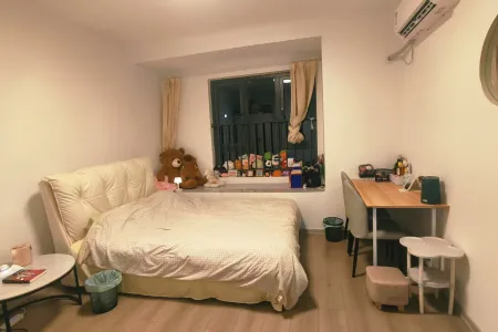 铂悦滨江 2室2厅1卫 2,200元/月 南北通透,性价比高,好景观,家电齐全