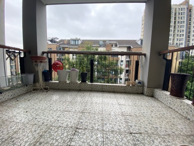 凤凰城中岛蔷薇苑 3室2厅1卫 1600.0元/月 唯一住房,南北通透,三证齐全,满两年