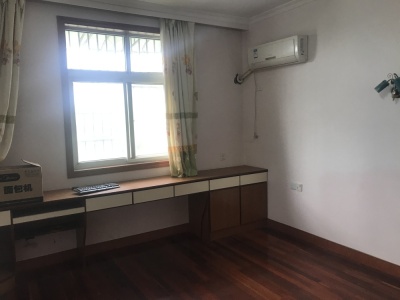 三华小区 2室1厅1卫 1,000元/月 南北通透,满两年,采光充足