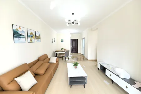 春江明月二期 3室2厅1卫 2200元/月 性价比高